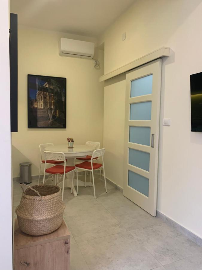 Sunlit Artist Studio Lägenhet Belgrad Exteriör bild